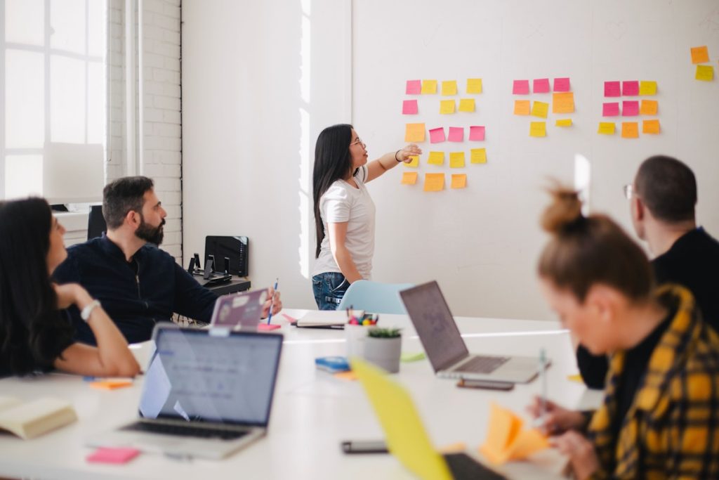 B2B SaaS referral growth platform team